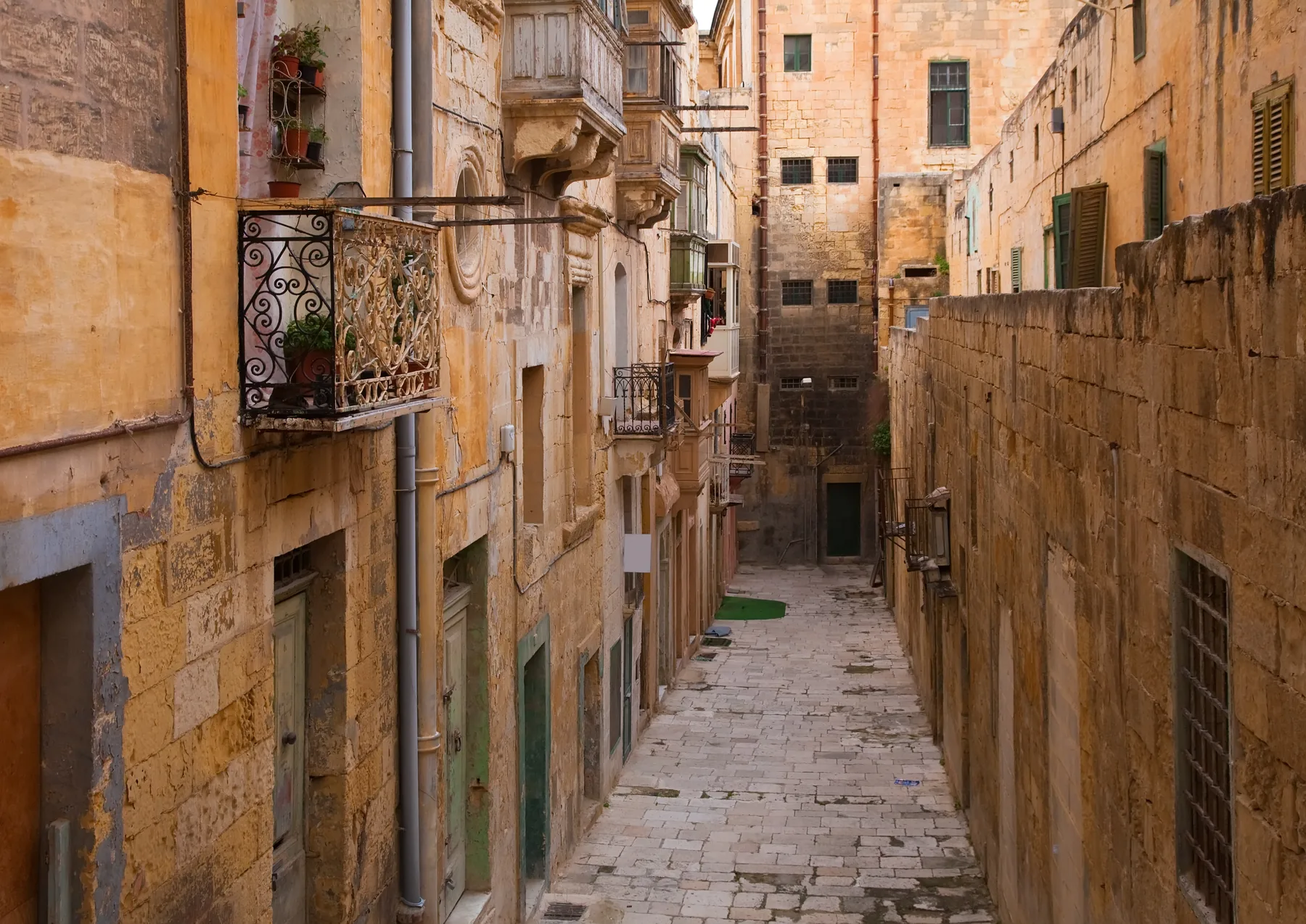Mediterranes Ambiente rund um die Ape